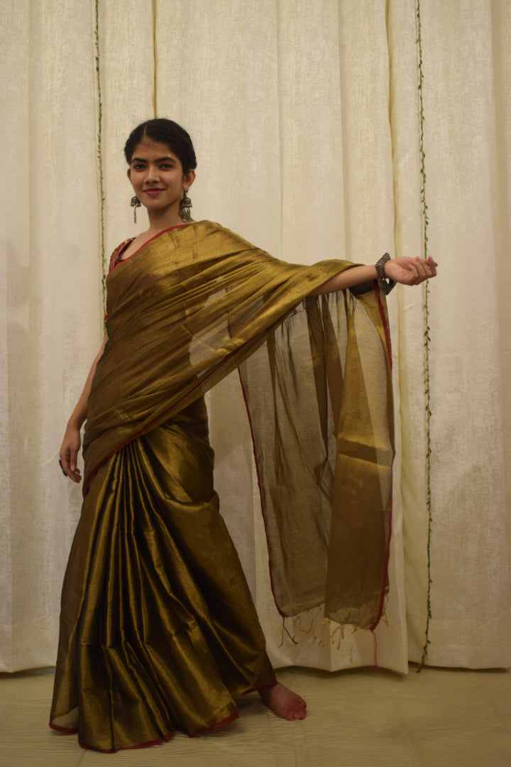 Anaghā - Gold Mul-Zari Tissue Saree