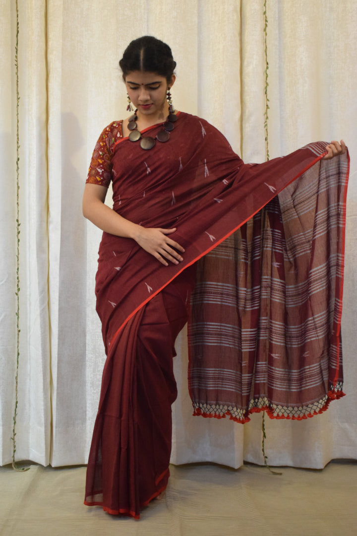 Ravipriya: Maroon Mulmul Buti Saree