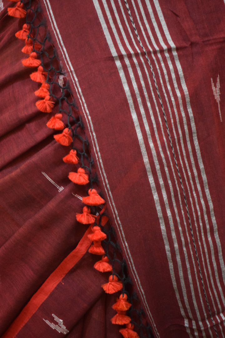 Ravipriya: Maroon Mulmul Buti Saree