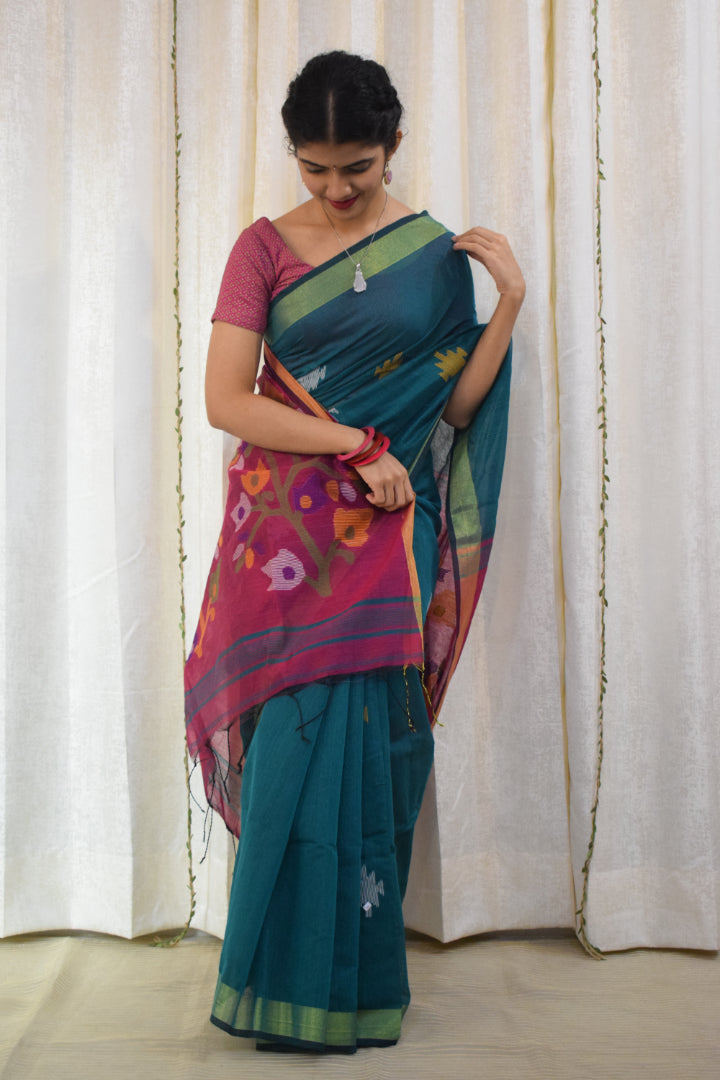 Vedhā: Blue & Green Cotton-Silk Jamdani Saree