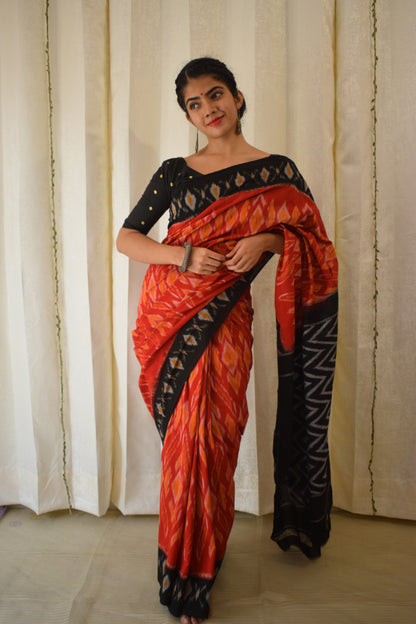 Rudrāni-Red Cotton Pochampalli Ikat Saree