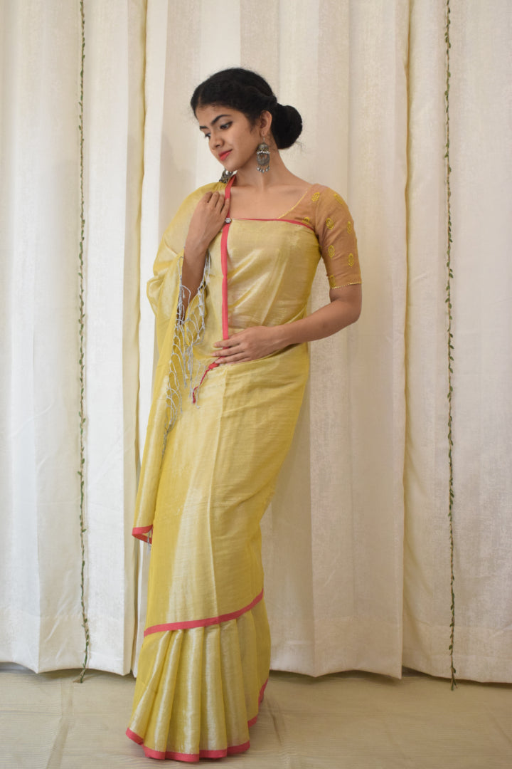 Ābhā: Subtle Gold Zari-Linen Tissue Saree