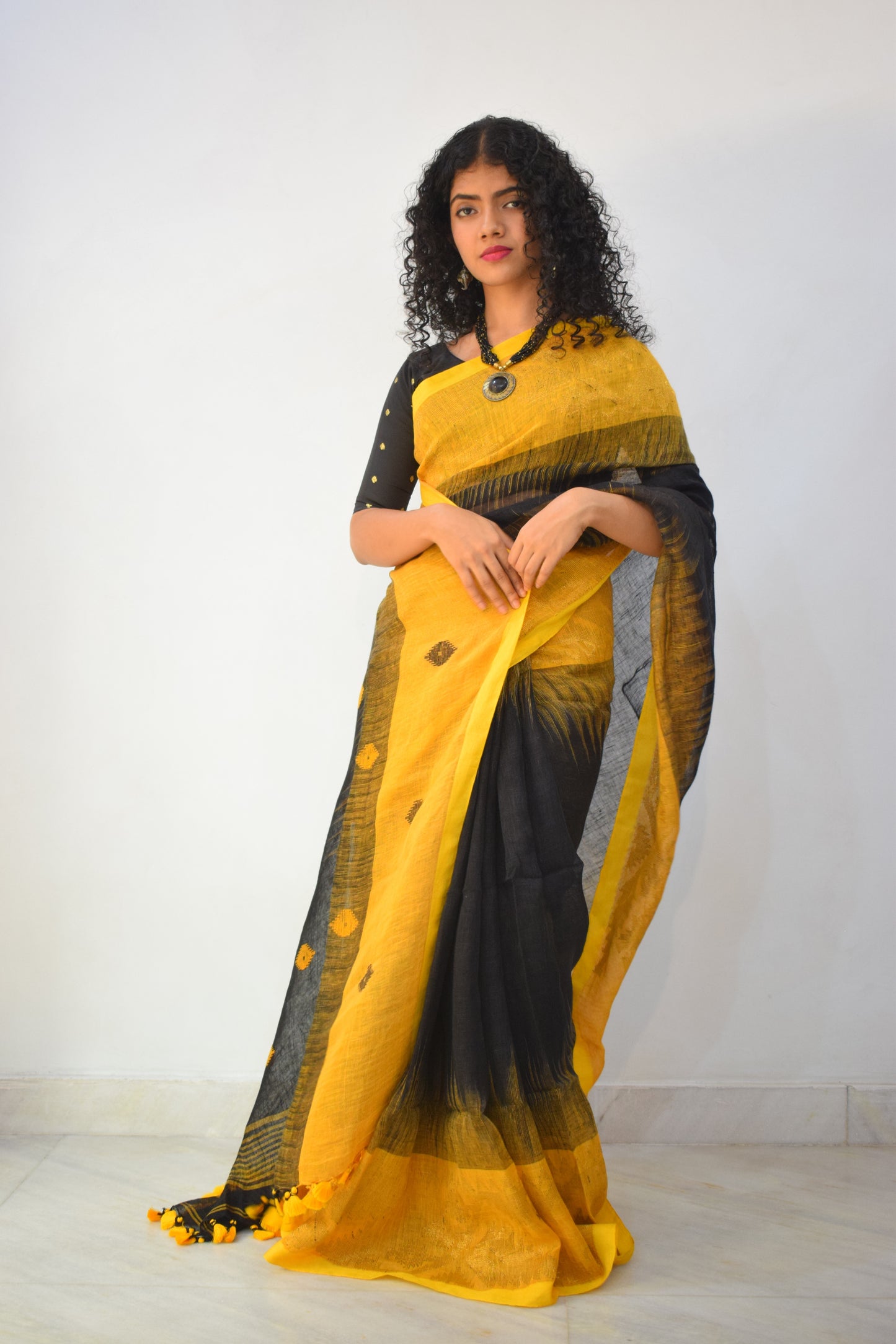 Manah- Yellow & Black Linen Jamdani Saree