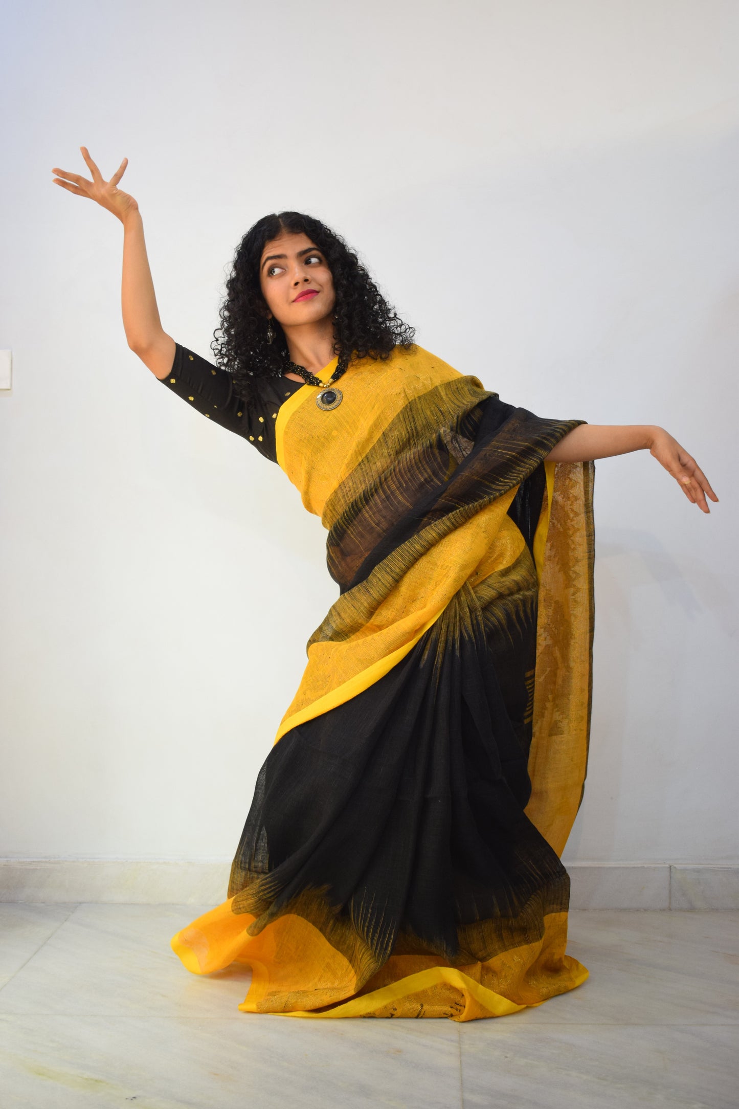 Manah- Yellow & Black Linen Jamdani Saree