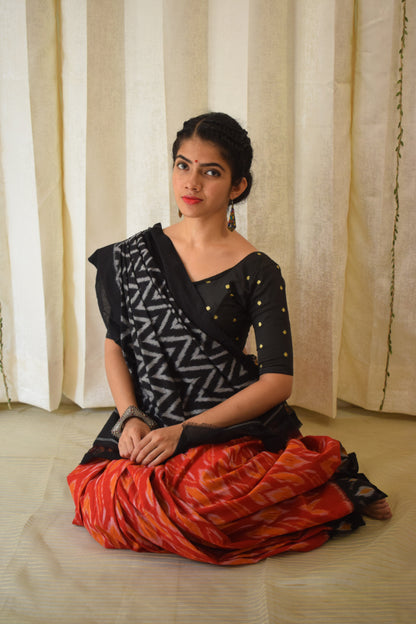 Rudrāni-Red Cotton Pochampalli Ikat Saree