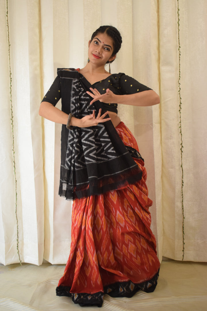 Rudrāni-Red Cotton Pochampalli Ikat Saree