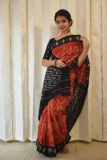 Rudrāni-Red Cotton Pochampalli Ikat Saree