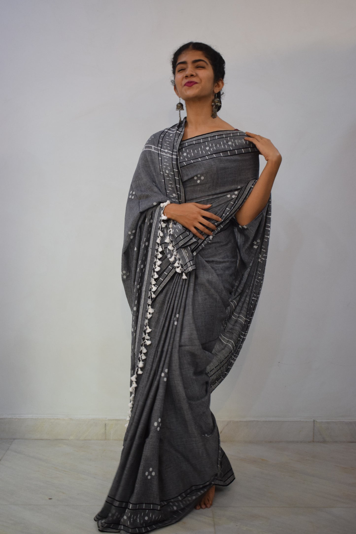 Brindā- Grey Khadi Cotton Jamdani Saree