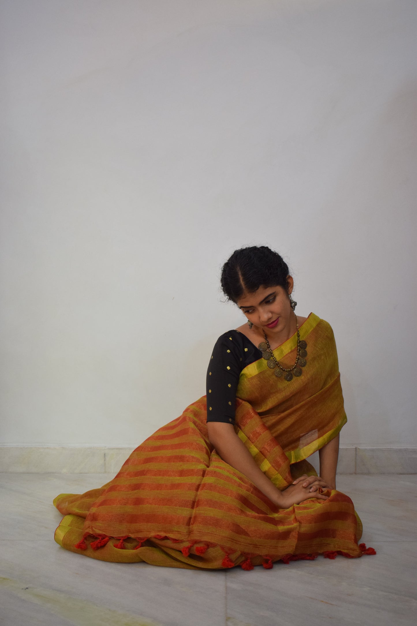 Swarnābhā- Golden Brown Linen Zari Saree