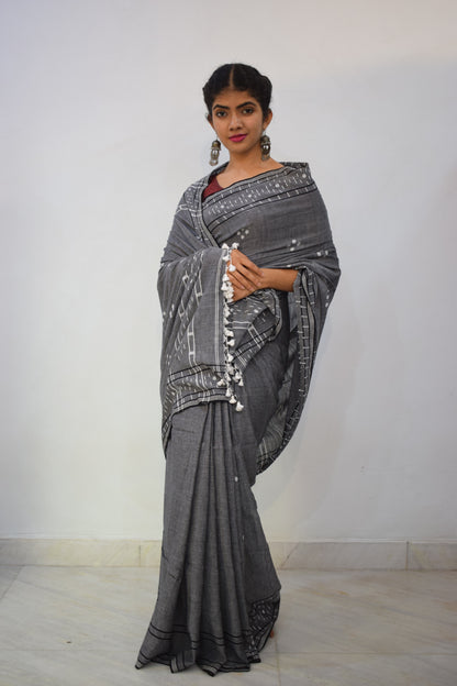 Brindā- Grey Khadi Cotton Jamdani Saree