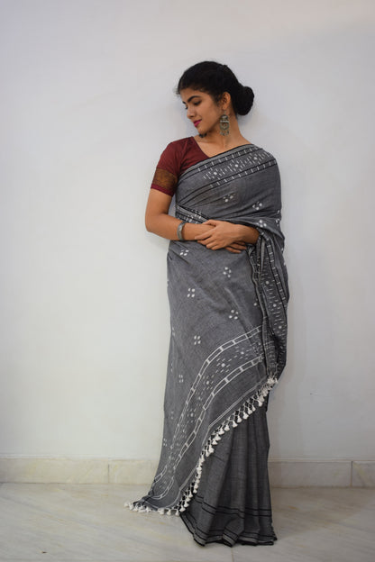 Brindā- Grey Khadi Cotton Jamdani Saree