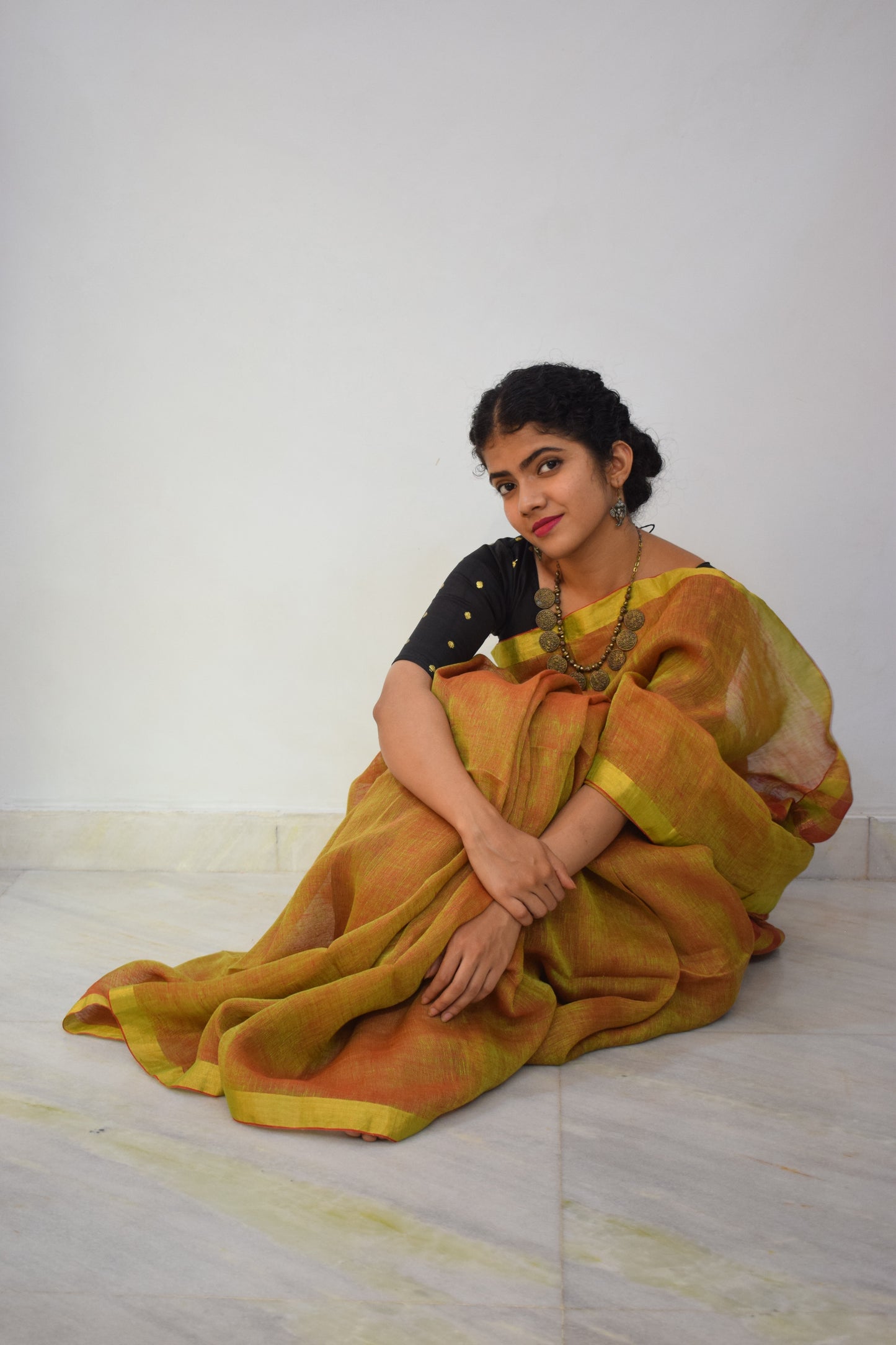 Swarnābhā- Golden Brown Linen Zari Saree