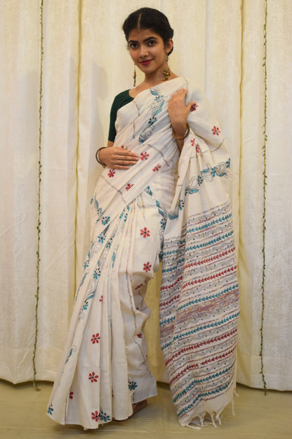 Pranavi: Pearl White Khadi Cotton Kantha Saree