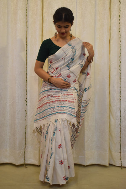 Pranavi: Pearl White Khadi Cotton Kantha Saree