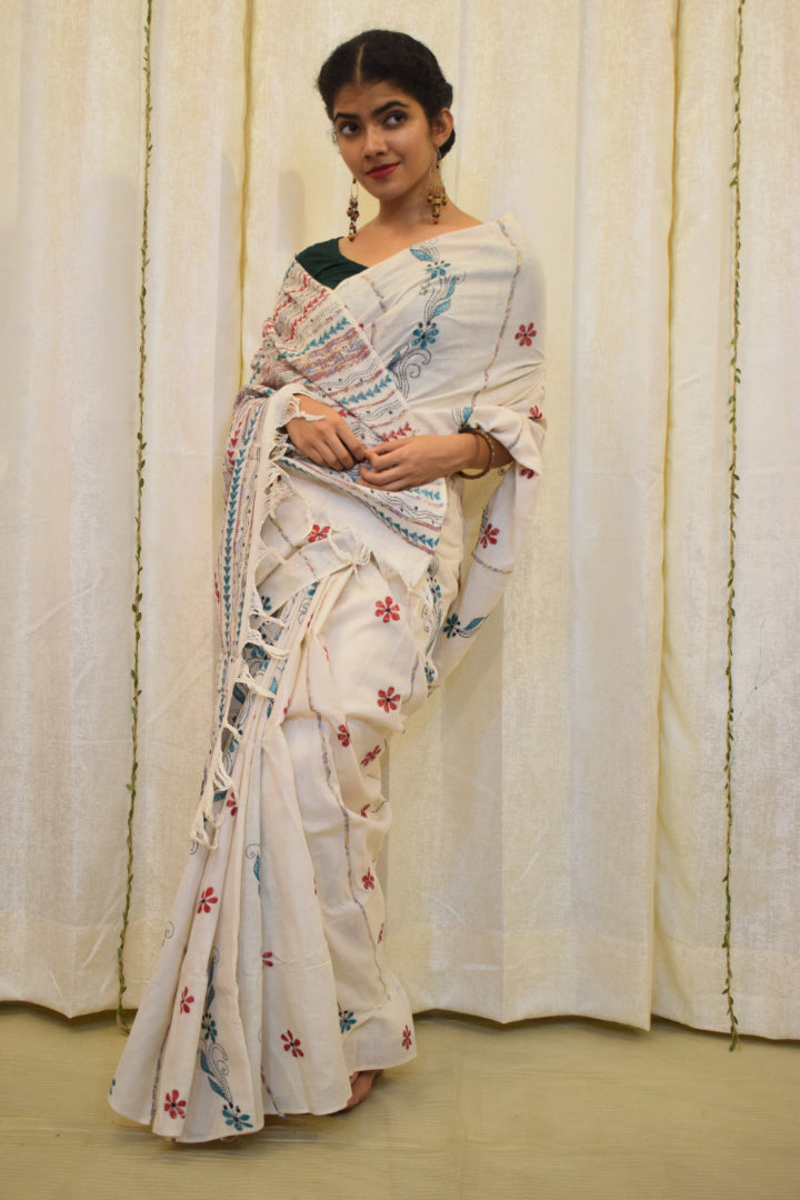 Pranavi: Pearl White Khadi Cotton Kantha Saree