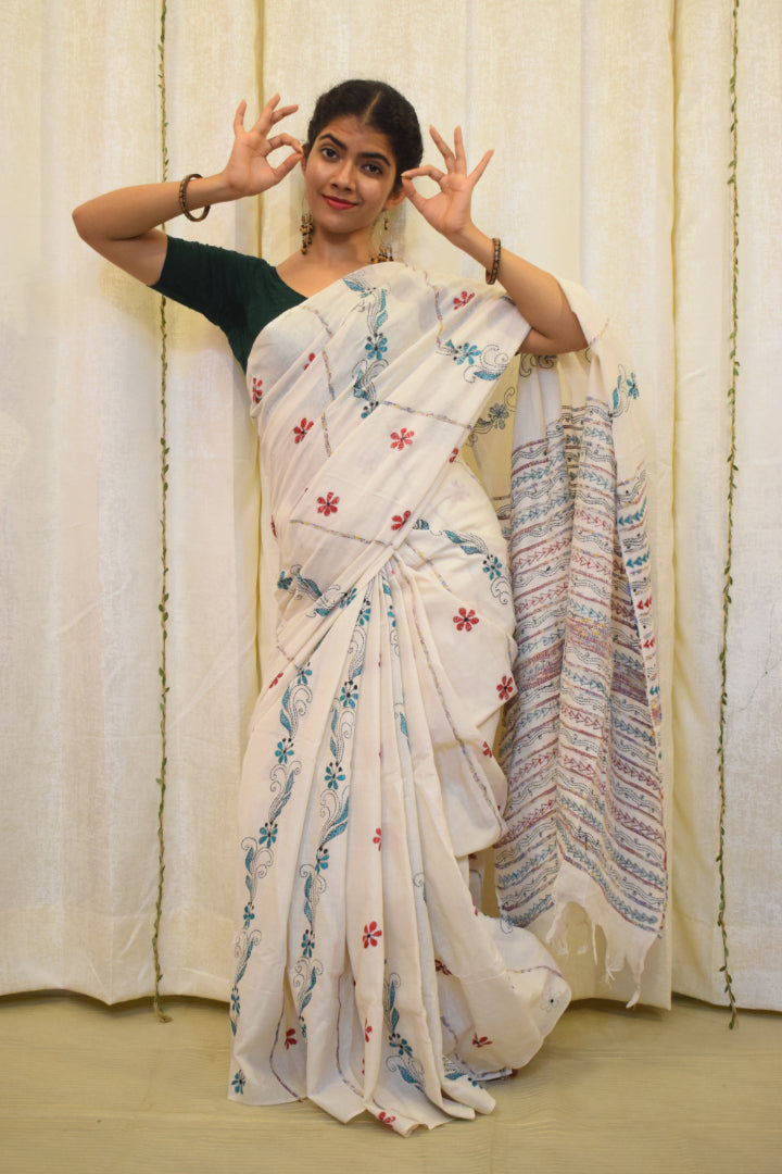 Pranavi: Pearl White Khadi Cotton Kantha Saree