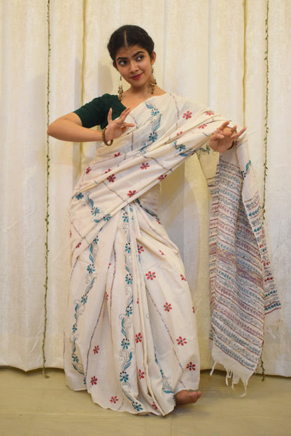 Pranavi: Pearl White Khadi Cotton Kantha Saree