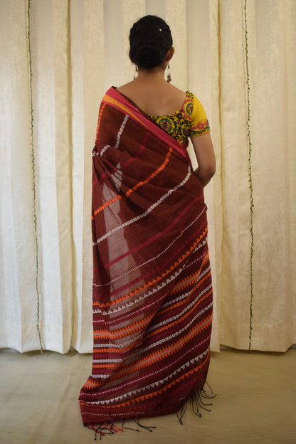 Sānvi: Rusty-Brown Begumpuri Cotton Saree