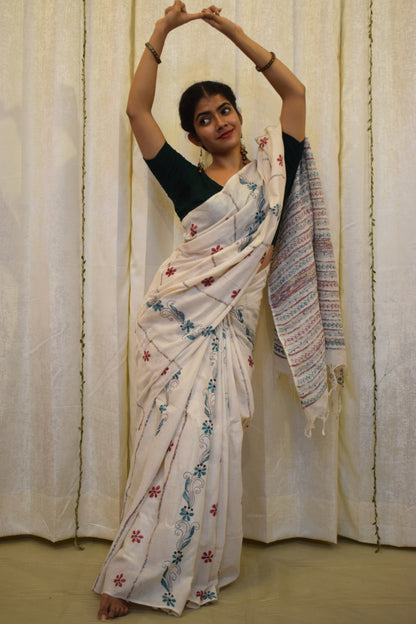 Pranavi: Pearl White Khadi Cotton Kantha Saree