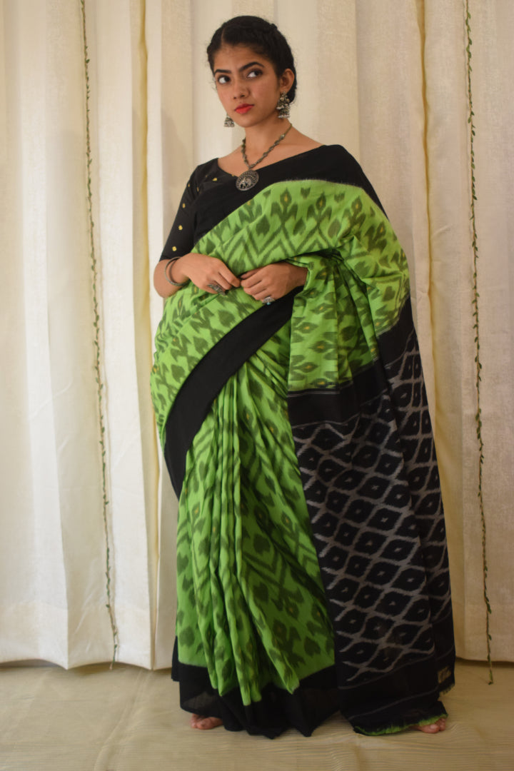 Gārgi- Green Cotton Pochampally Ikat Saree