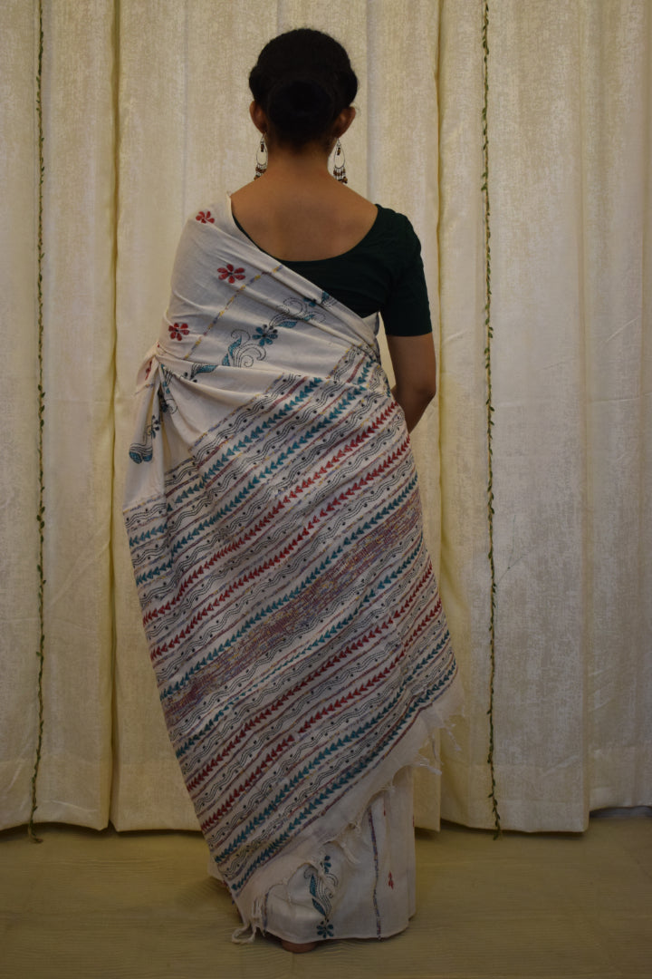 Pranavi: Pearl White Khadi Cotton Kantha Saree