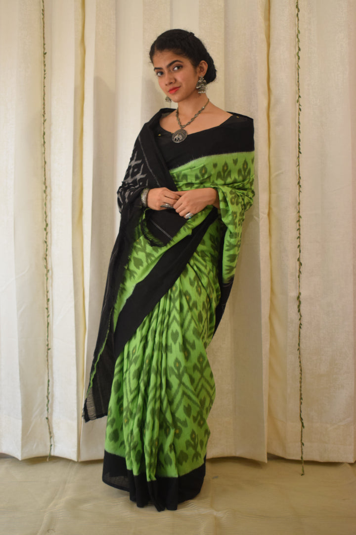 Gārgi- Green Cotton Pochampally Ikat Saree