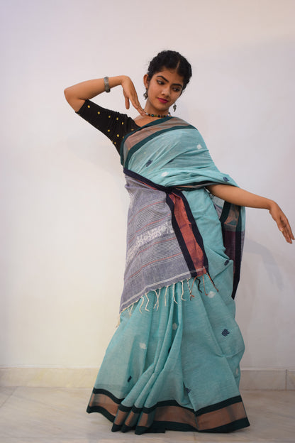 Jaladhijā- Blue Khadi Cotton Jamdani Saree