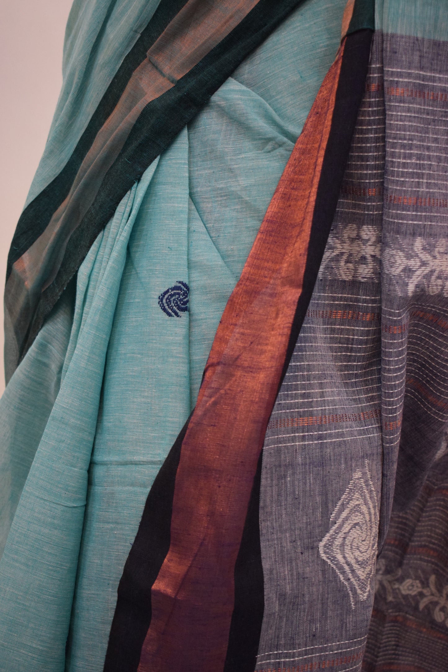 Jaladhijā- Blue Khadi Cotton Jamdani Saree