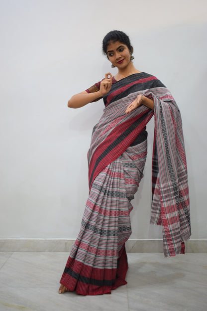 Samyuktā: Grey & Red Dhaniakhali Cotton Saree