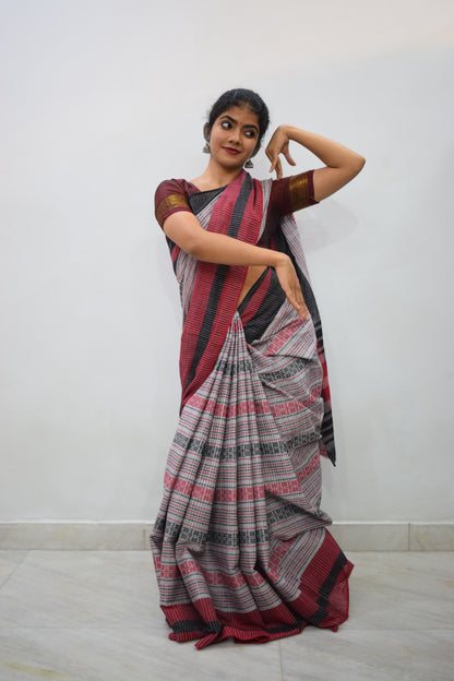 Samyuktā: Grey & Red Dhaniakhali Cotton Saree