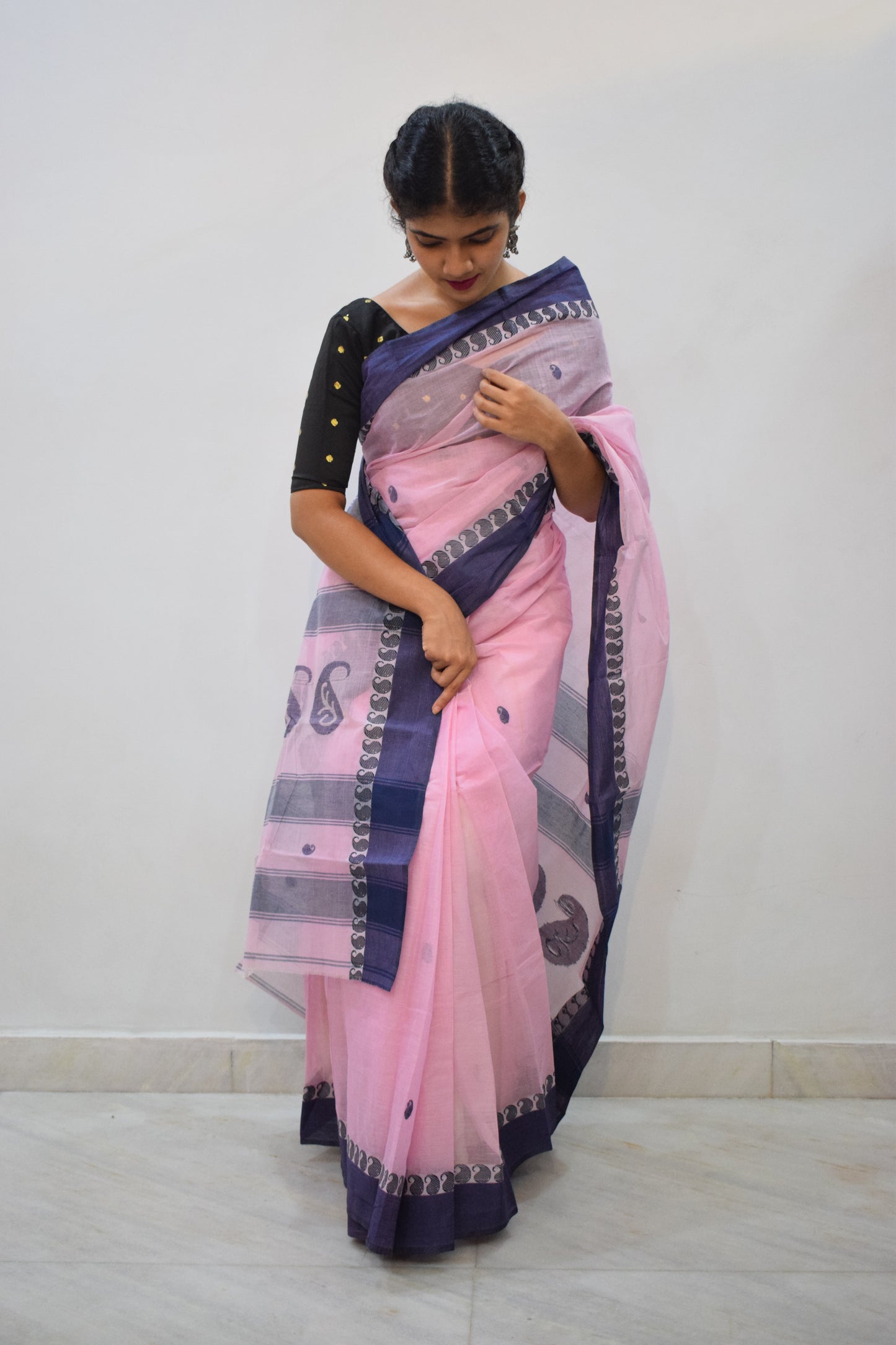 Aeindri- Pink & Grey Cotton Tangail Saree