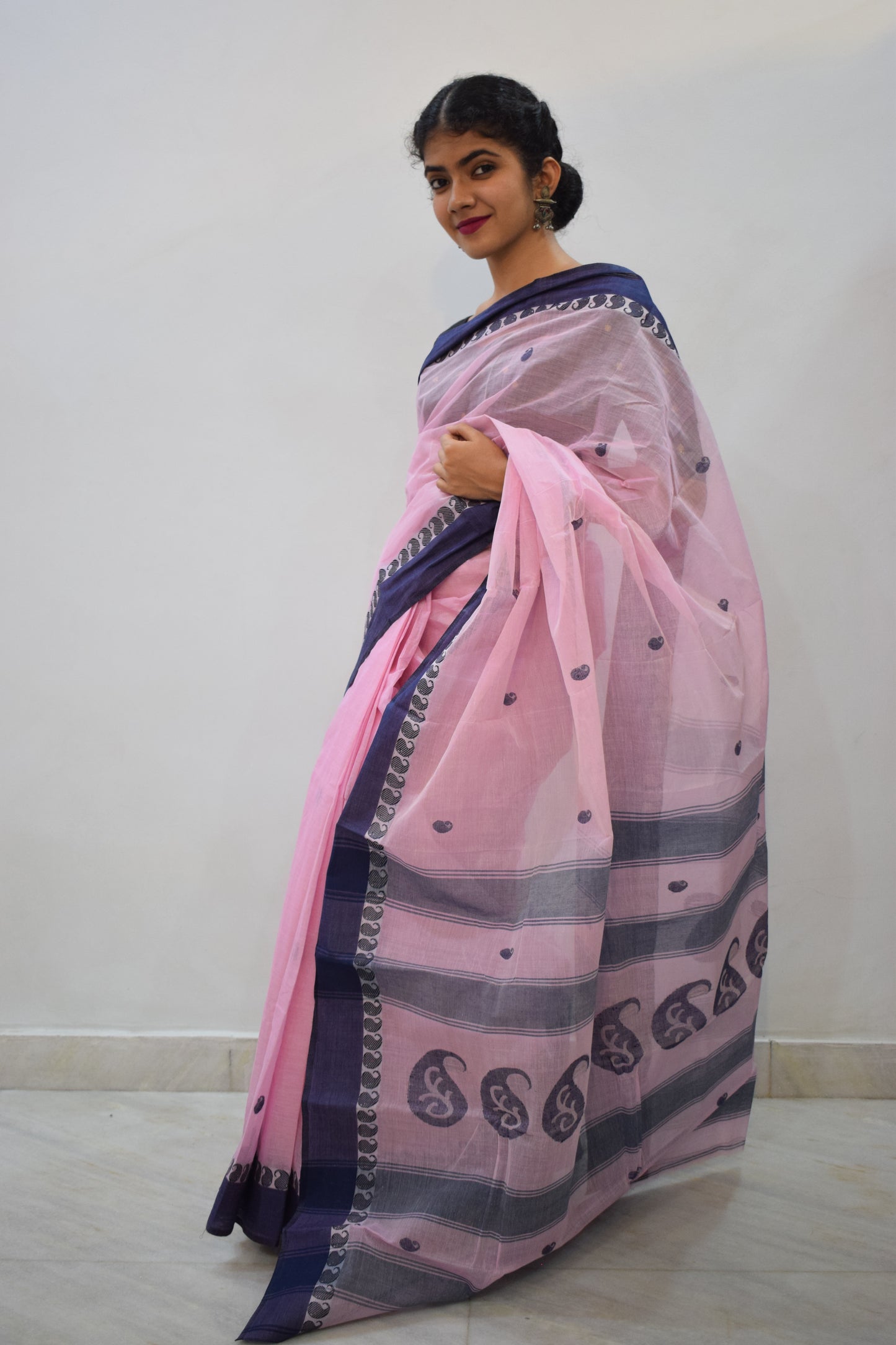 Aeindri- Pink & Grey Cotton Tangail Saree