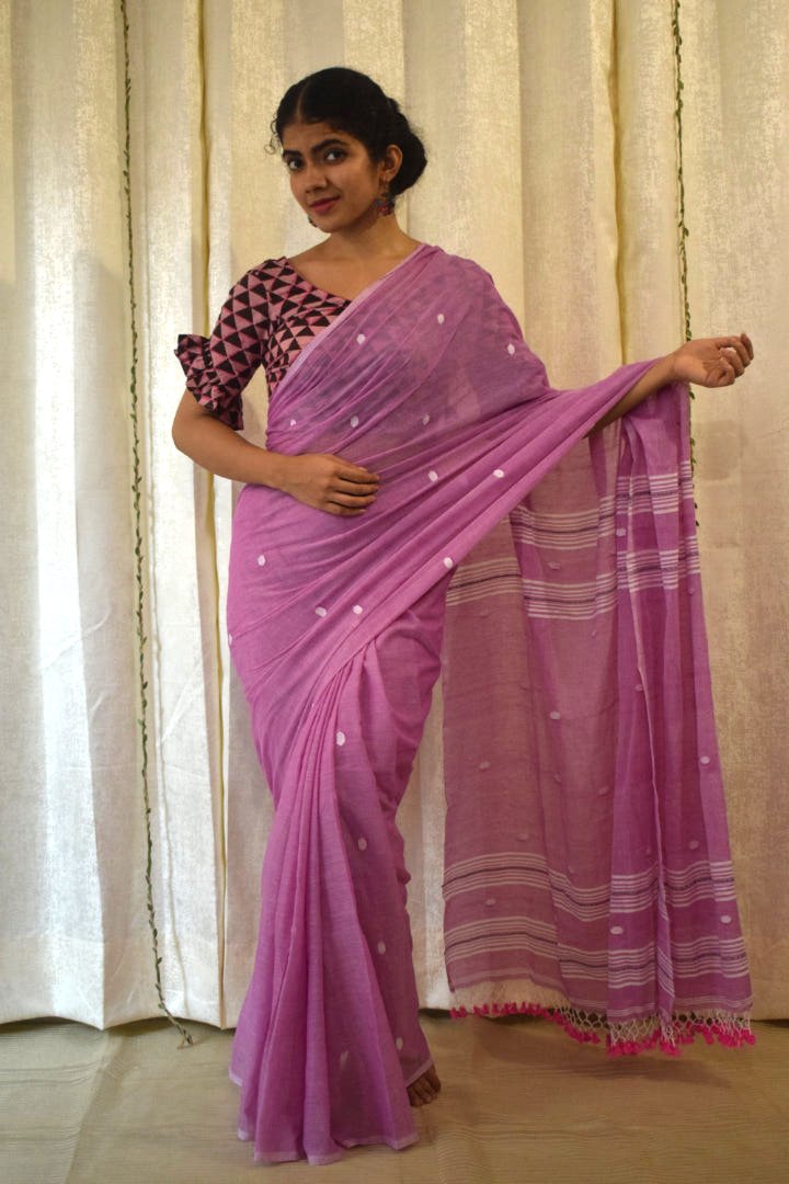 Antarā: Mauve Mulmul Buti Saree