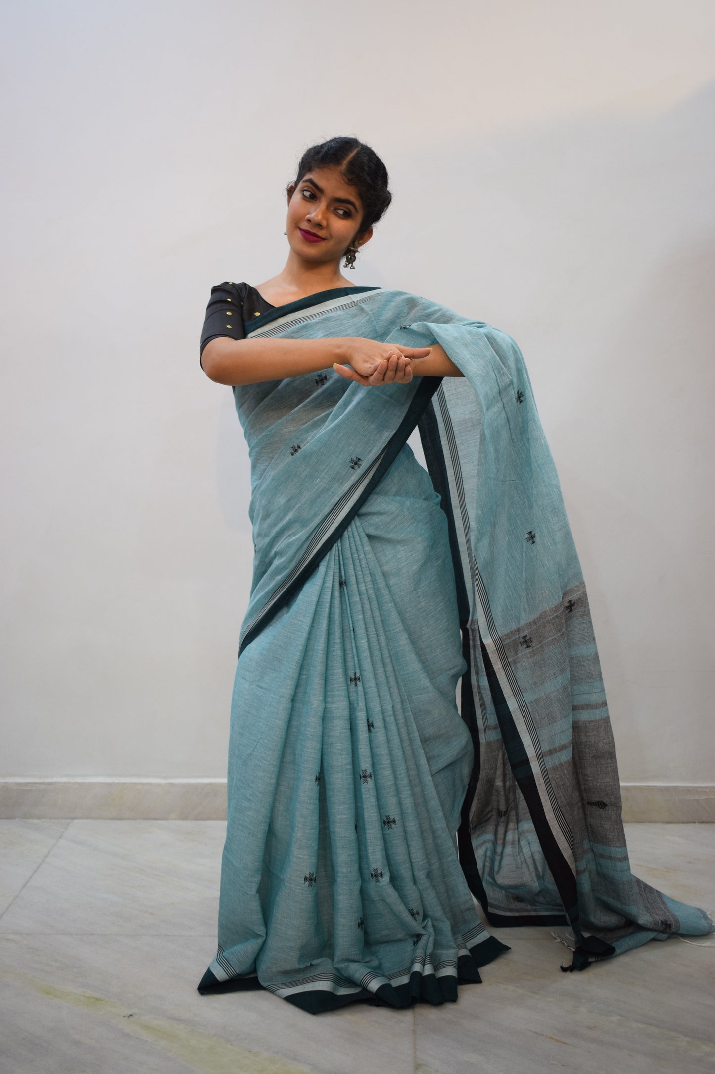 Neelāmbari- Blue Khadi Cotton Jamdani Saree