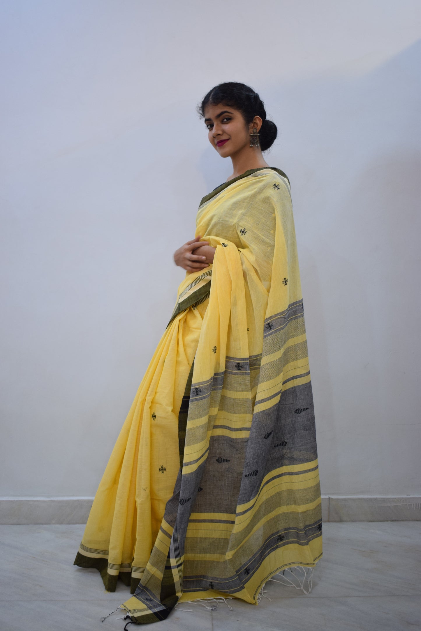 Kimāyā- Yellow Khadi Jamdani Saree