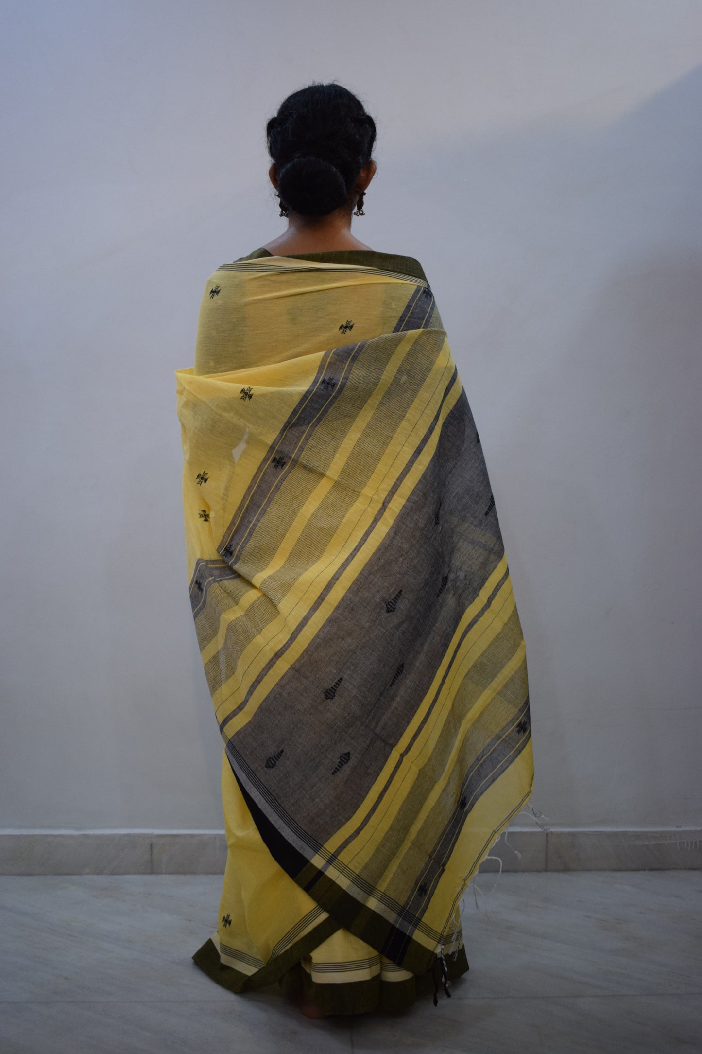 Kimāyā- Yellow Khadi Jamdani Saree