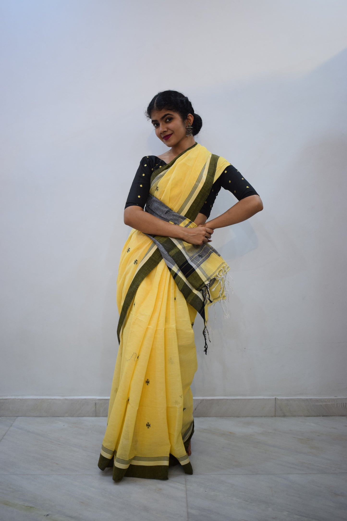 Kimāyā- Yellow Khadi Jamdani Saree