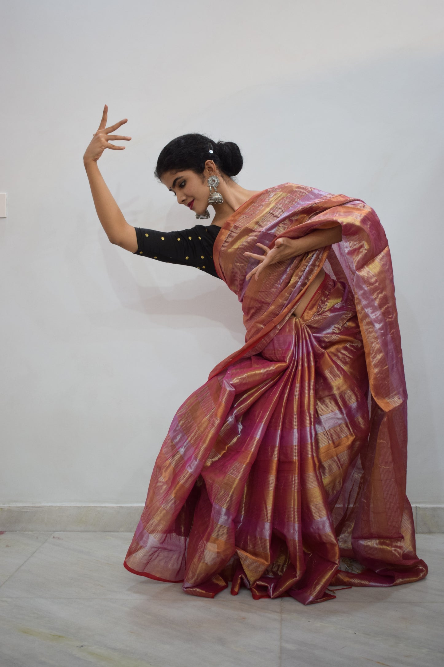 Arunimā- Copper & Pink Mul-Zari Tissue Saree