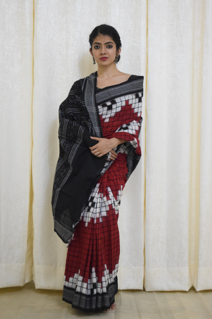 Dakshayani: Red-Black Cotton Pasapalli Sambalpuri Saree