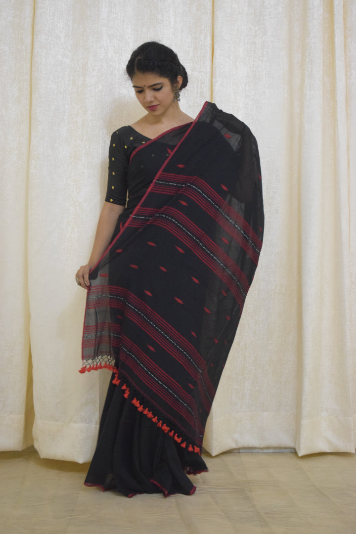 Sharvari: Black Mulmul Buti saree