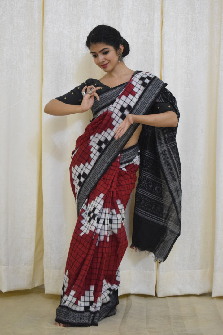 Dakshayani: Red-Black Cotton Pasapalli Sambalpuri Saree