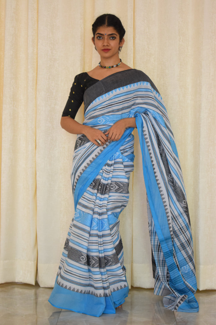 Aakasha: White & blue Dhaniakhali fish motif cotton saree