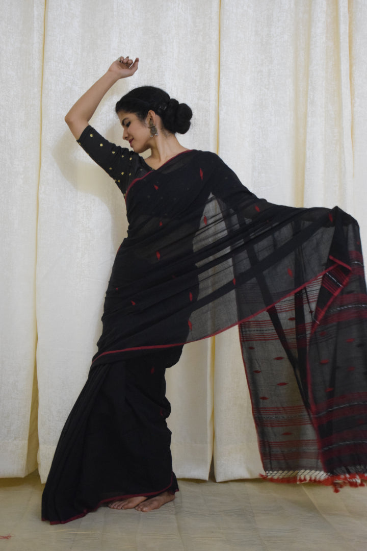 Sharvari: Black Mulmul Buti saree