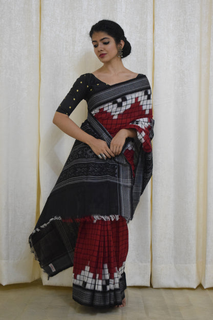 Dakshayani: Red-Black Cotton Pasapalli Sambalpuri Saree