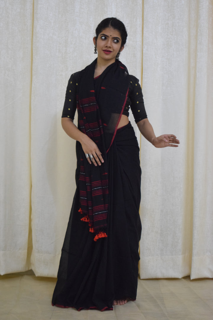 Sharvari: Black Mulmul Buti saree