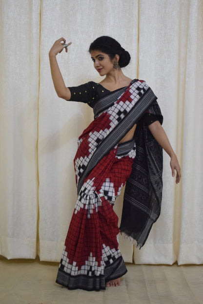 Dakshayani: Red-Black Cotton Pasapalli Sambalpuri Saree