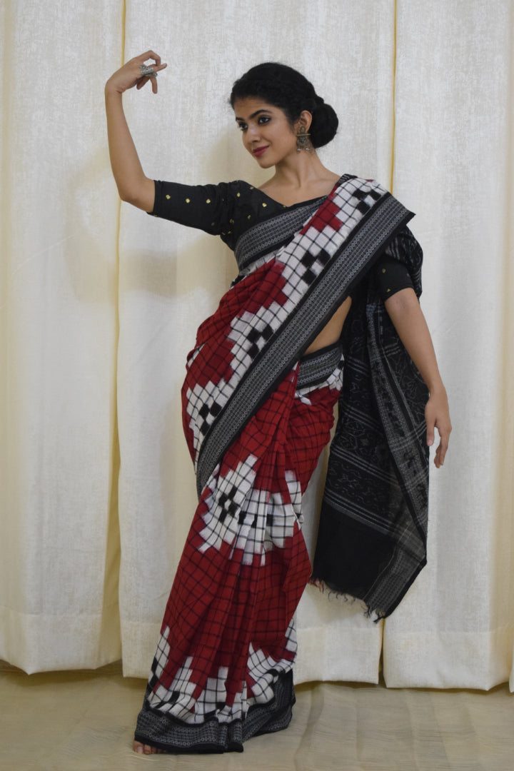 Dakshayani: Red-Black Cotton Pasapalli Sambalpuri Saree