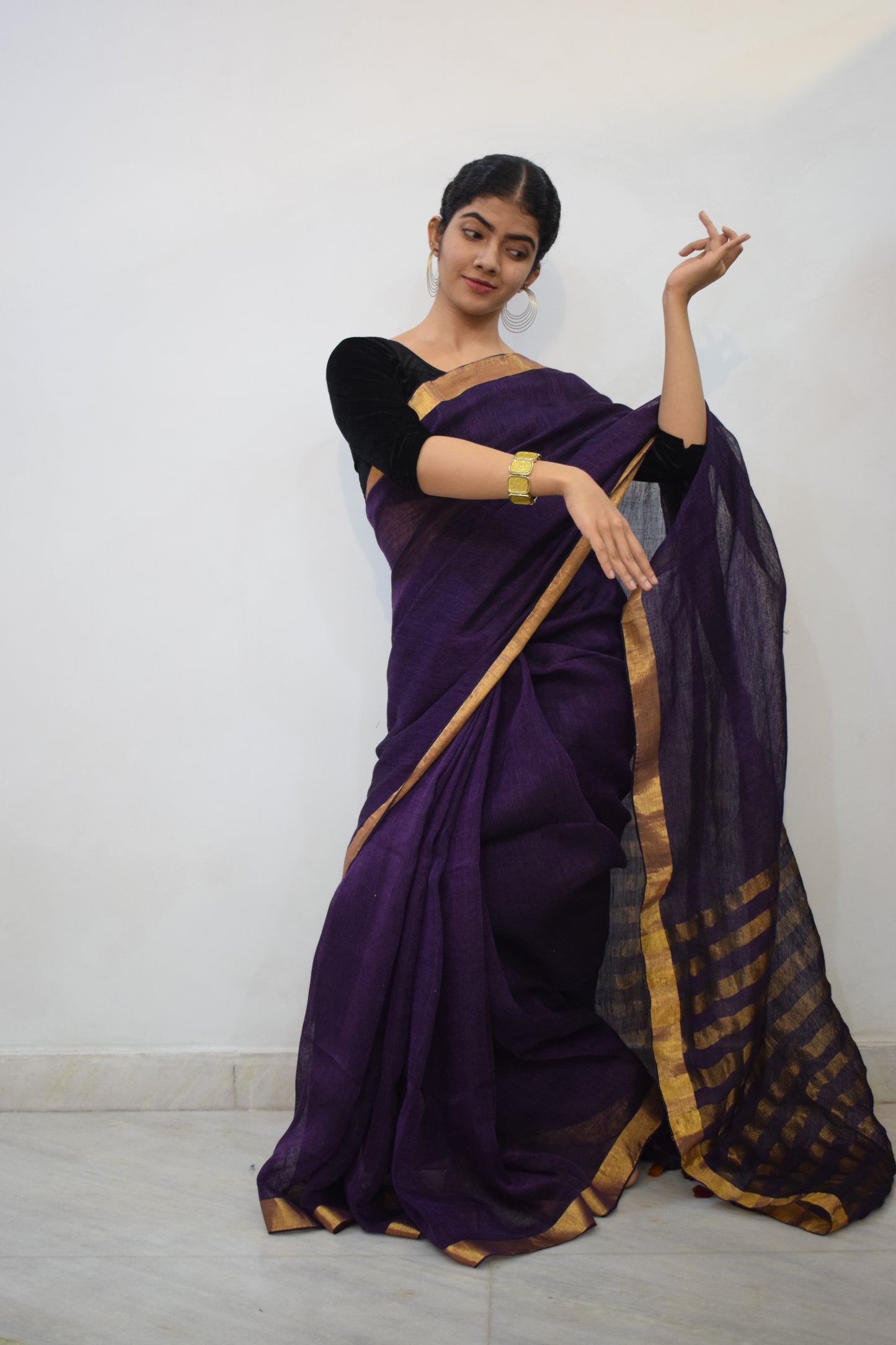 Rātrika - Purple Linen Zari Saree