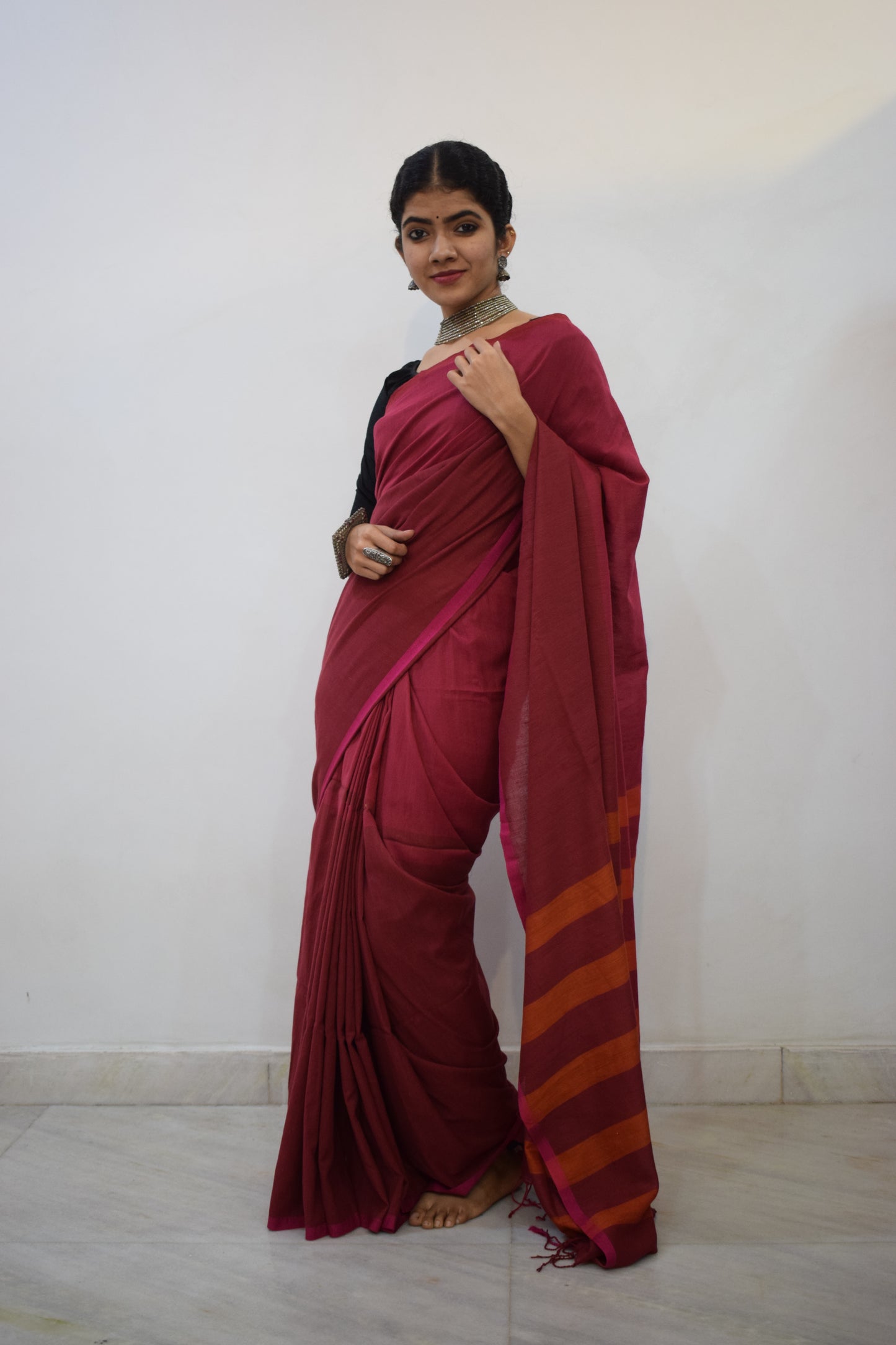 Bhavāni- Maroon Mulmul Saree