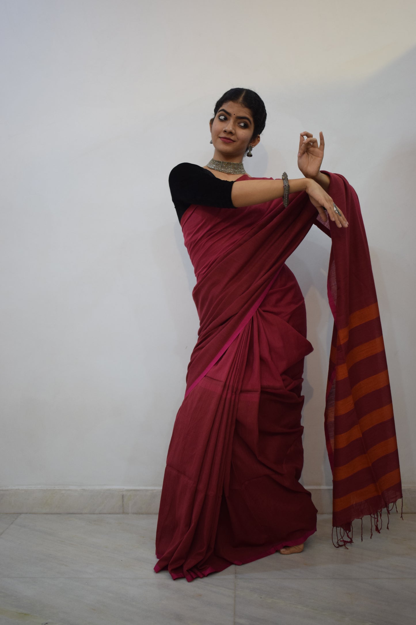 Bhavāni- Maroon Mulmul Saree